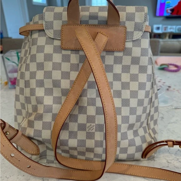 Louis Vuitton backpack, white with pink inside - Picture 4 of 5